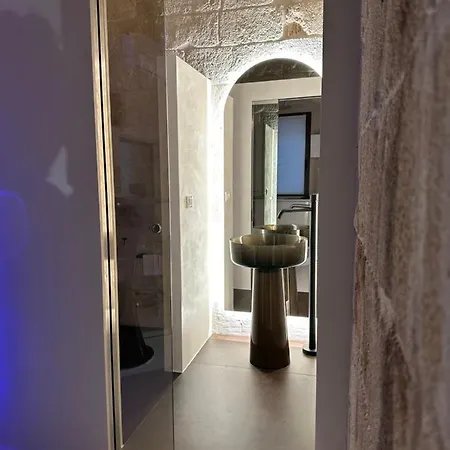 Apartment Secret *