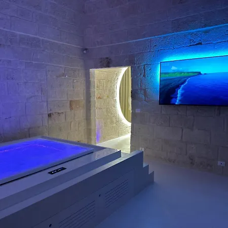 Secret Apartment *